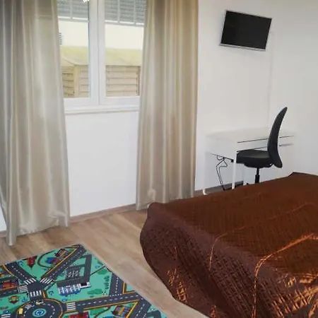 Katrina - Nahe Dem Rathaus Граль-Мюриц